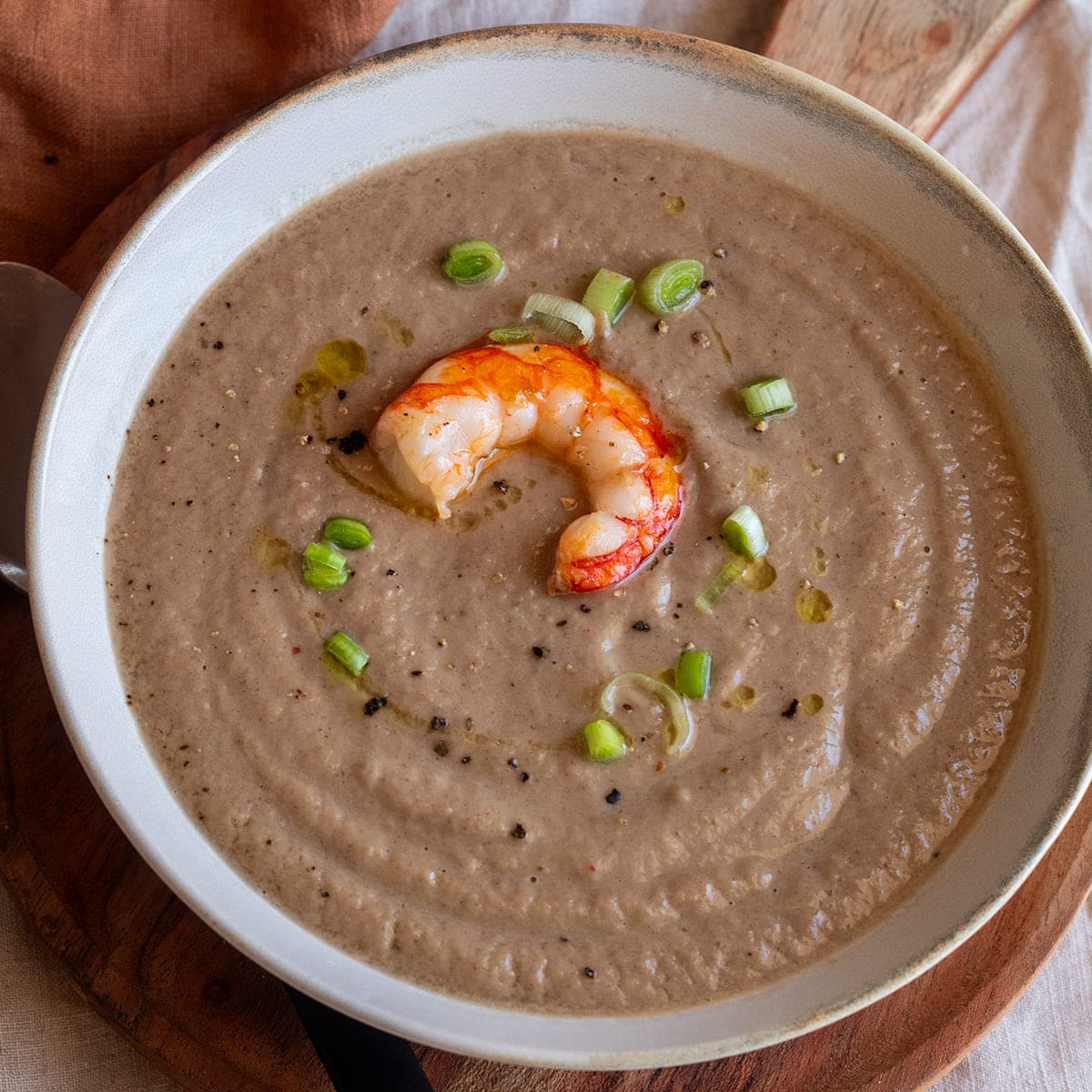 Crema thai con langostinos y coco en Mambo