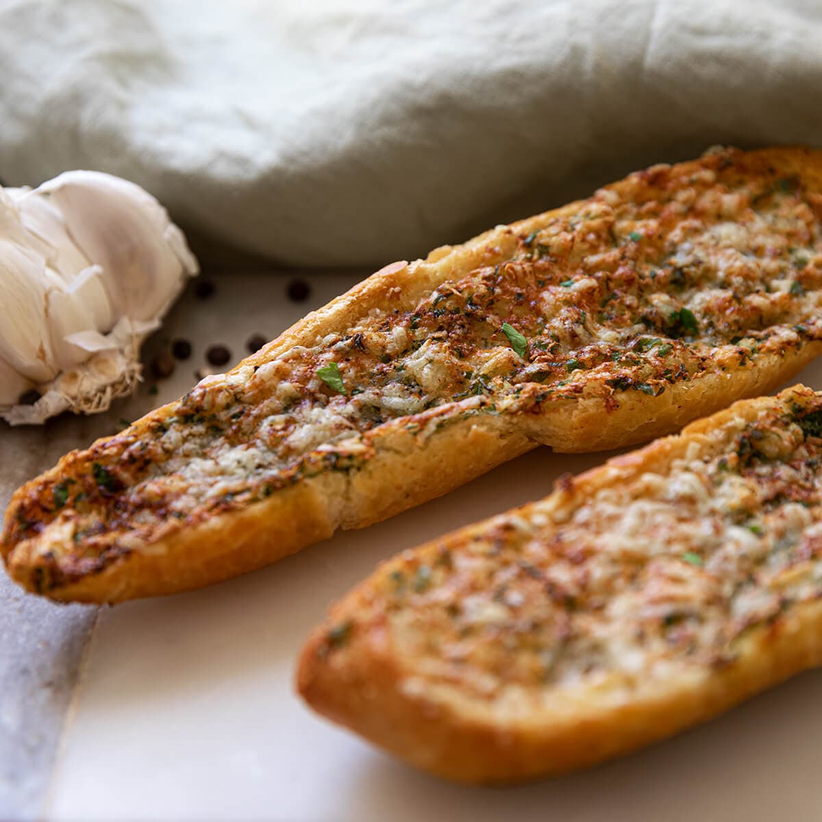 Pan de queso, ajo y perejil en Cecofry