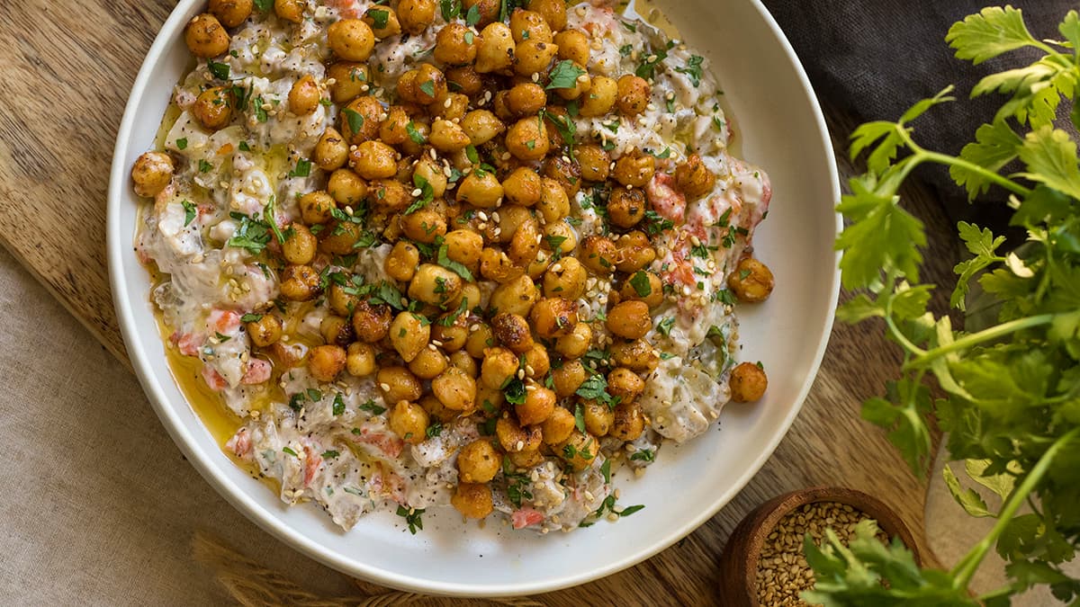 Ensalada de berenjena con yogur y garbanzos en Cecofry